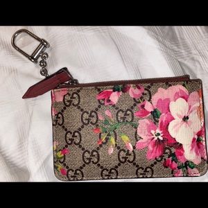 GUCCI GG Coated Canvas Supreme Blooms Key Pouch